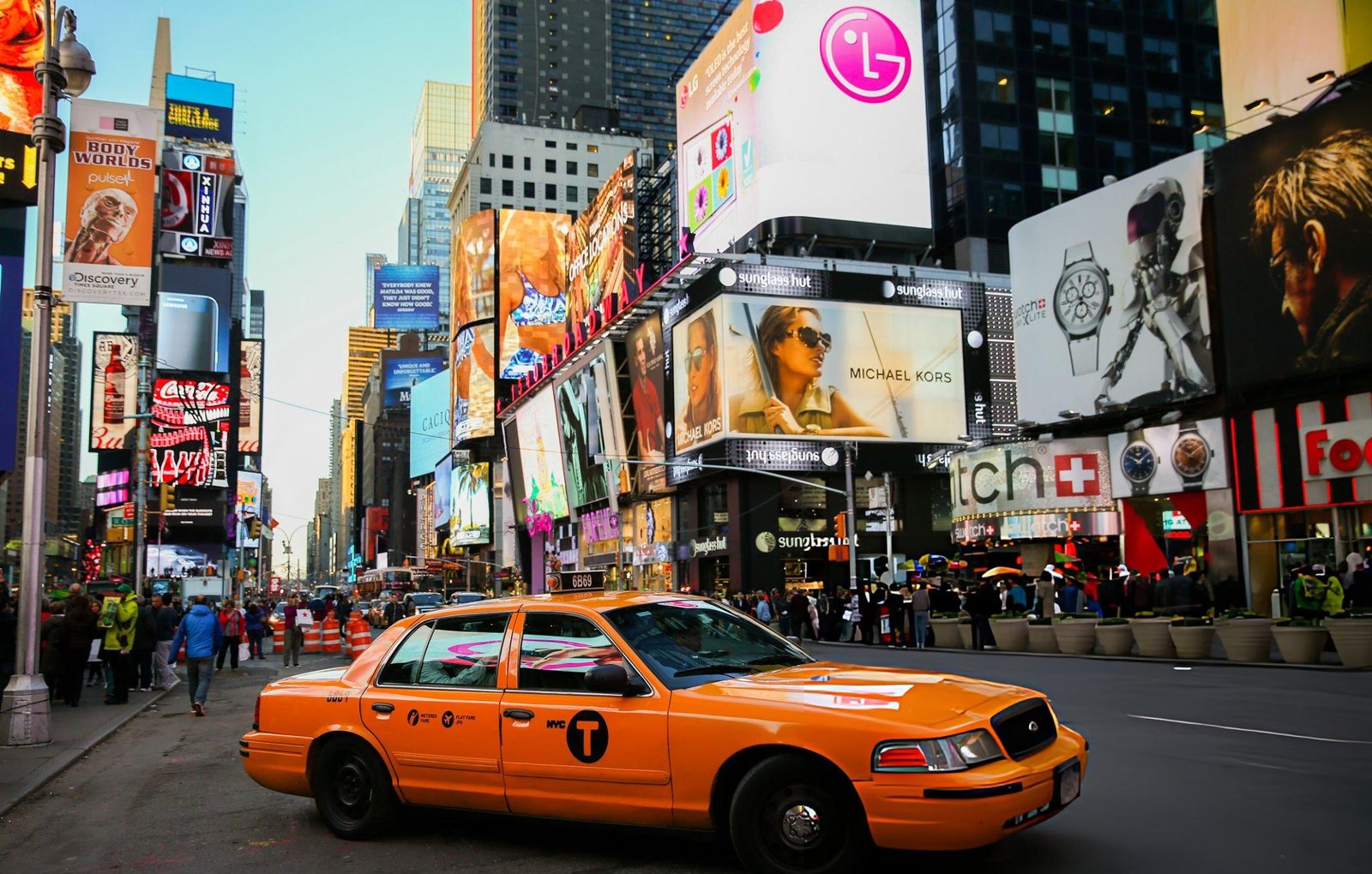 taxis-on-7th-avenue-at-times-square-new-york-city
