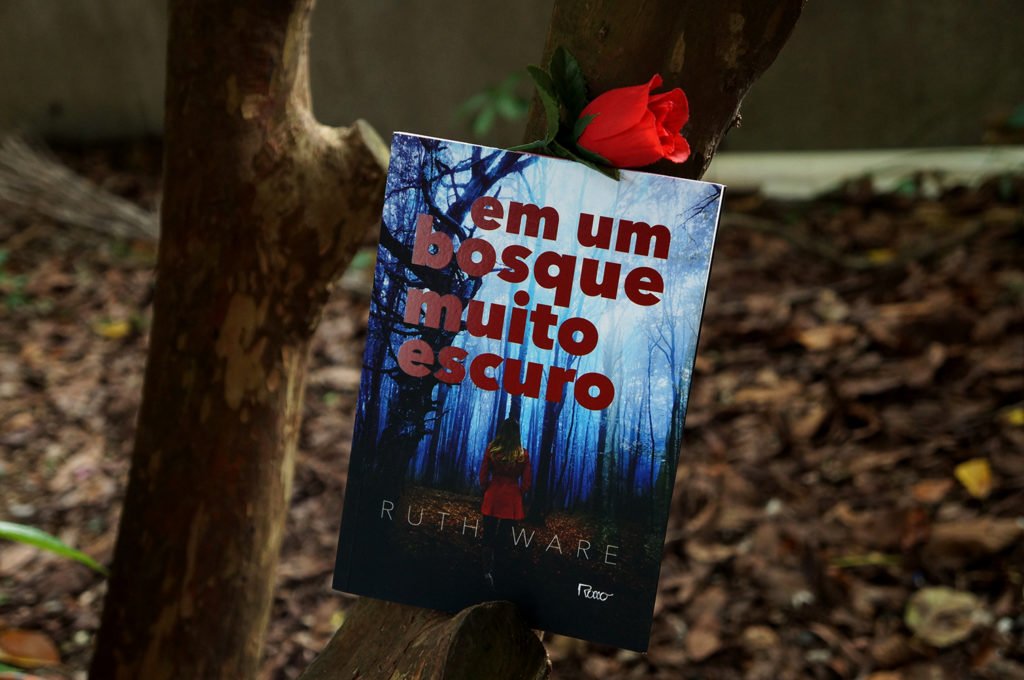 Em um bosque muito escuro — Ruth Ware 6